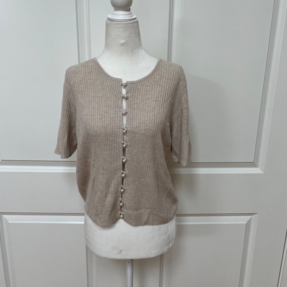 Pearl Button Cropped Silk/Cashmere Cardigan from NAADAM - Picture 3 of 8